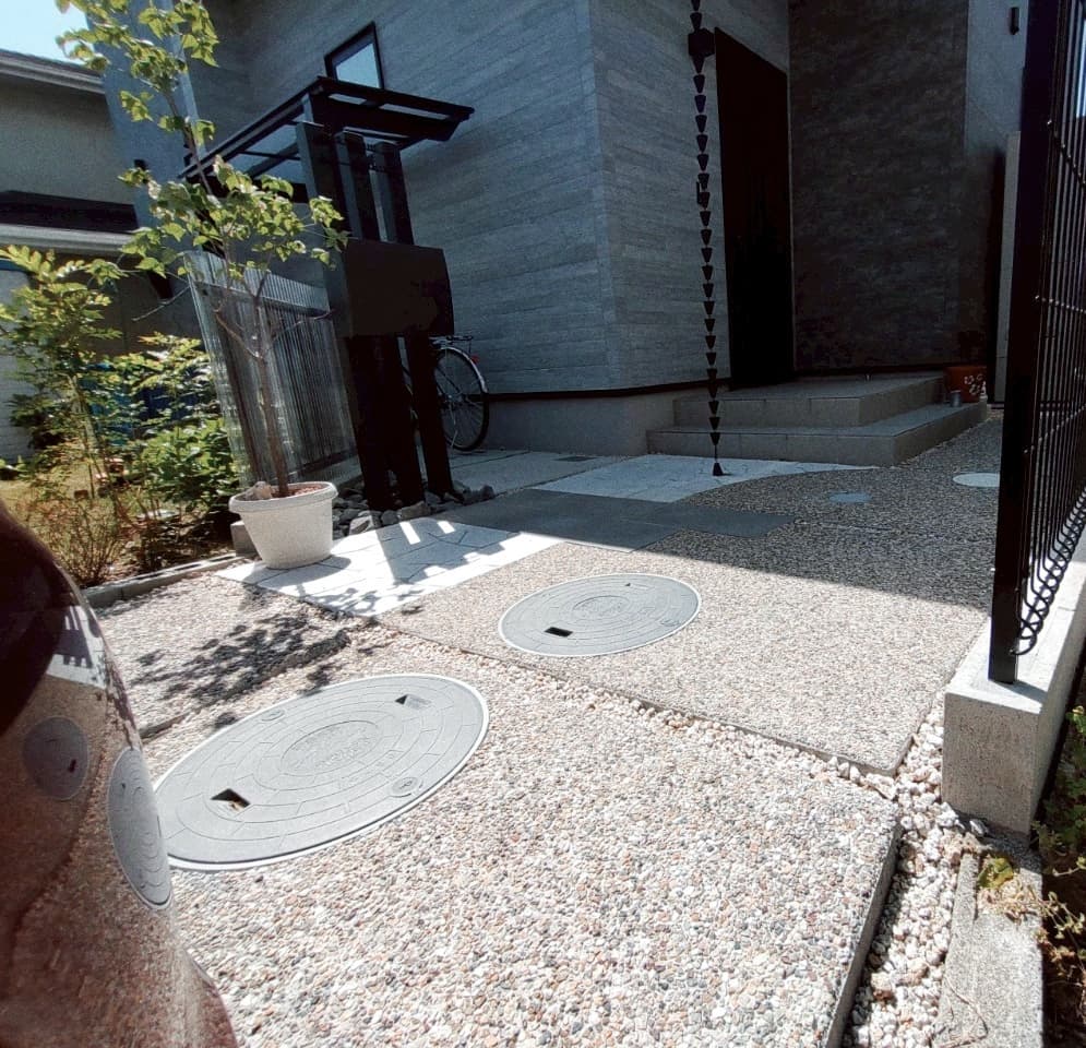 サイクルポート付き外構